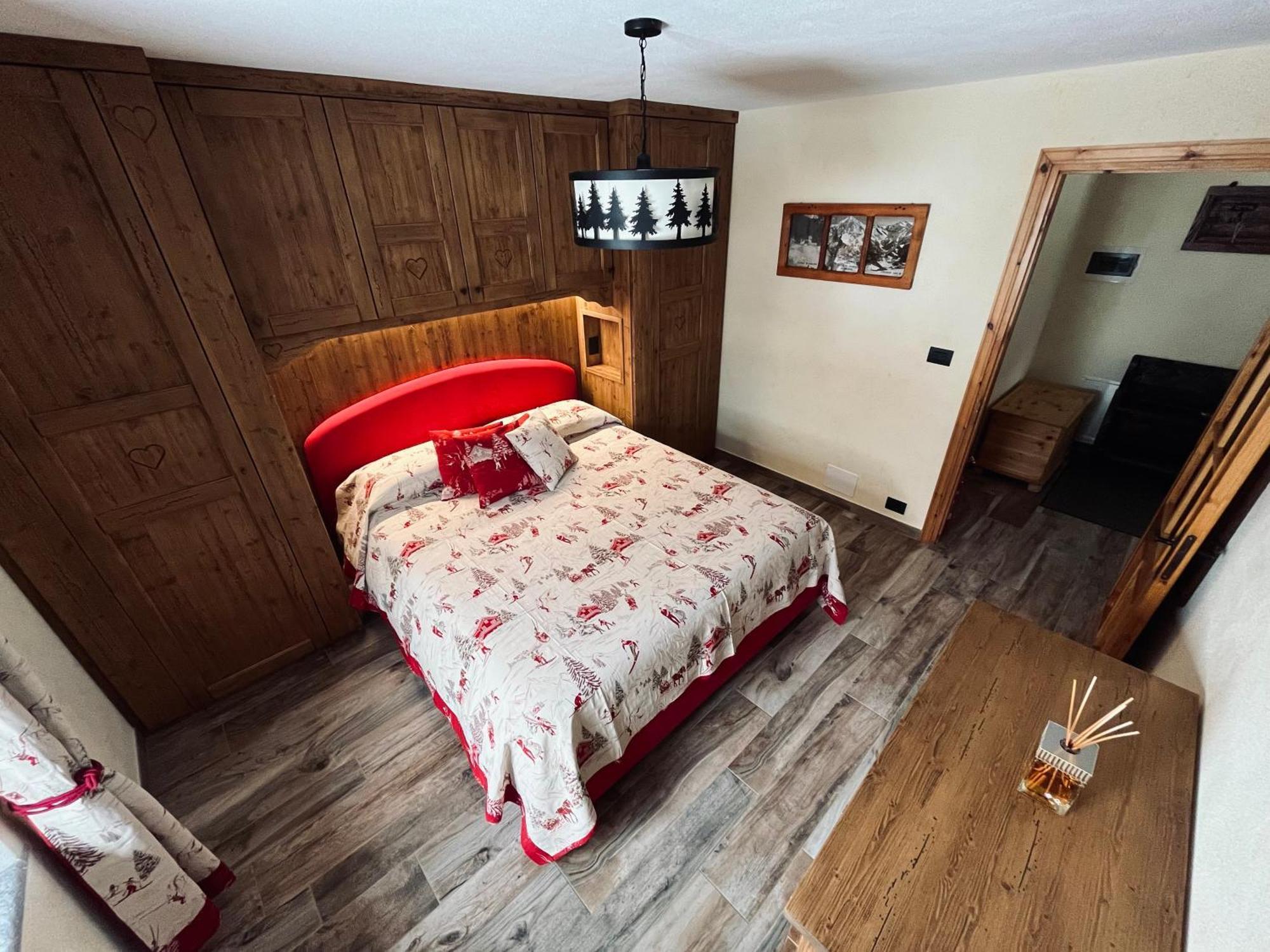 Chez Louis - Alpine Charm With Mont Blanc View & Access Courmayeur