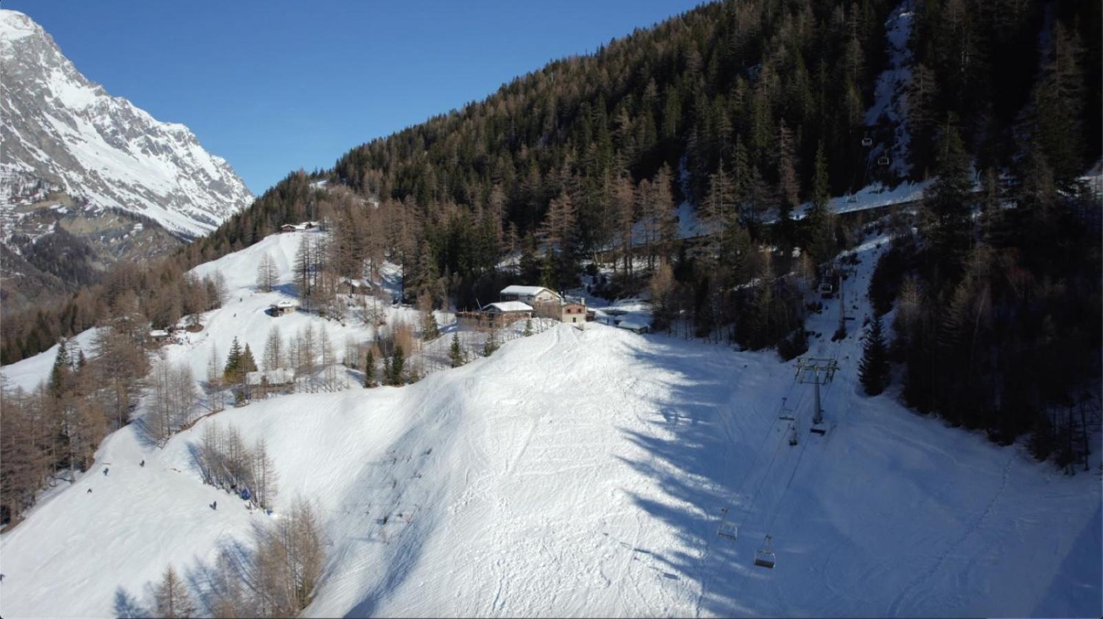 Chez Louis - Alpine Charm With Mont Blanc View & Access Chalet Courmayeur